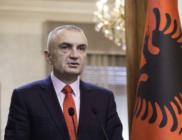 Kryetari i Kuvendit Ilir Meta, duke folur gjate nje konference shtypi, ku ka kerkuar nga komisioni i posacem per reformen ne drejtësi te filloje menjehere nga puna per materializimin perfundimtar te rekomandimeve te draft-opinionit te Komisionit te Venecias./r/n/r/nParliament Speaker Ilir Meta, speaks during a press conference, where he requested by the Special Committee for reform in justice to immediately begin work on the final materialization of the draft recommendations of the Venice Commission opinion.