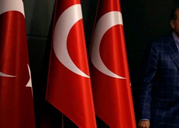FILE PHOTO: Turkish President Recep Tayyip Erdogan arrives at a news conference in Istanbul, Turkey, April 16, 2017.   REUTERS/Murad Sezer/File Photo - RTS12QPO