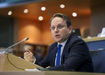 Hearing of Oliver VÁRHELYI , Commissioner-designate, Neigbourhood and Enlargement - Arrival - Opening statement - Q&A session