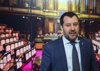 Il leader della Lega, Matteo Salvini al Senato dopo aver rilasciato dichiarazioni ai giornalisti, Roma 11 marzo 2020.
   MAURIZIO BRAMBATTI/ANSA