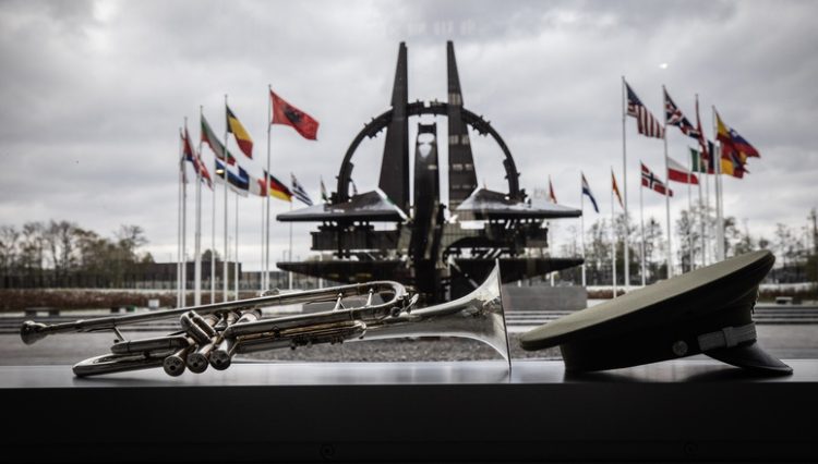 On Monday 4 April 2022, the Chair of the NATO Military Committee sent out a message to Allied troops in commemoration of the 73rd anniversary of the founding of the North Atlantic treaty Organisation. Admiral Bauer’s message was accompanied by music from the SHAPE International Band.