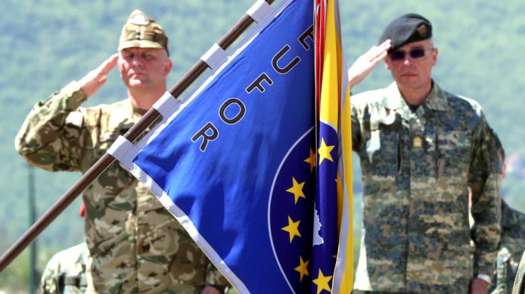 epa09939970 Brigadier General Zoltan Somogyi (L) and Major General Anton Wessely (R), Commander of EUFOR salute during the handover ceremony of the Chief of Staff of EUFOR, in Sarajevo, Bosnia and Herzegovina, 11 May 2022.  EPA-EFE/FEHIM DEMIR