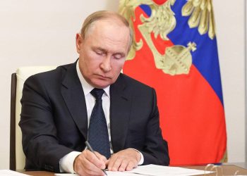 MOSCOW REGION, RUSSIA  AUGUST 24, 2022: Russia's President Vladimir Putin chairs a meeting on wildfire relief efforts via a video linkup from Novo-Ogaryovo residence. Mikhail Klimentyev/Russian Presidential Press and Information Office/TASS

Ðîññèÿ. Ìîñêîâñêàÿ îáëàñòü. Ïðåçèäåíò ÐÔ Âëàäèìèð Ïóòèí â Íîâî-Îãàðåâî âî âðåìÿ ñîâåùàíèÿ î ëèêâèäàöèè ïðèðîäíûõ ïîæàðîâ â ðåæèìå âèäåîêîíôåðåíöèè. Ìèõàèë Êëèìåíòüåâ/ïðåññ-ñëóæáà ïðåçèäåíòà ÐÔ/ÒÀÑÑ