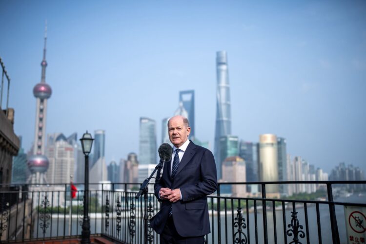 Chancellor Olaf Scholz makes a statement on the situation in Israel and his trip through China. The Chancellor's trip to Chongqing, Shanghai and Beijing will focus on economic relations with the world's second largest economy, the war in Ukraine, the conflict over Taiwan and the human rights situation in China. Photo: Michael Kappeler/dpa