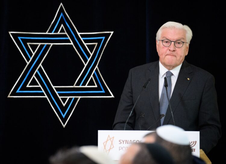 German President Frank-Walter Steinmeier speaks at the inauguration ceremony for the Potsdam Synagogue Center. Photo: Bernd von Jutrczenka/dpa