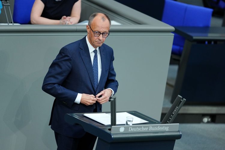 German Chancellor Friedrich Merz speaks during his government statement in the plenary session of the Bundestag. Photo: Kay Nietfeld/dpa