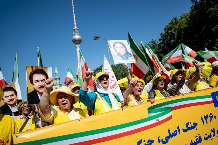 Protest against the war in Iran in Berlin. Photo: Fabian Sommer/dpa