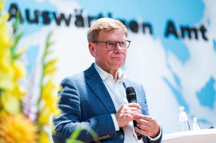 24 August 2025, Berlin: Johann Wadephul, German Foreign Minister speaks at a citizens' talk at the German Foreign Office on the open day of the new German Government. Photo: Christophe Gateau/dpa