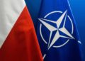 Warszawa, 30.08.2019. Flagi Polski i NATO w siedzibie Ministerstwa Obrony Narodowej, 30 bm. w Warszawie. (al/doro) PAP/Andrzej Lange