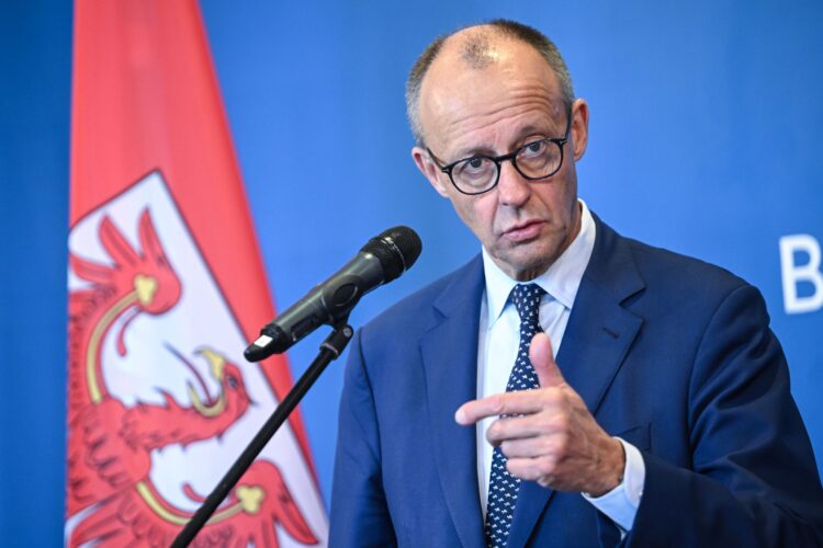 German Chancellor Friedrich Merz gives a statement in the State Chancellery of Brandenburg. Photo: Britta Pedersen/dpa