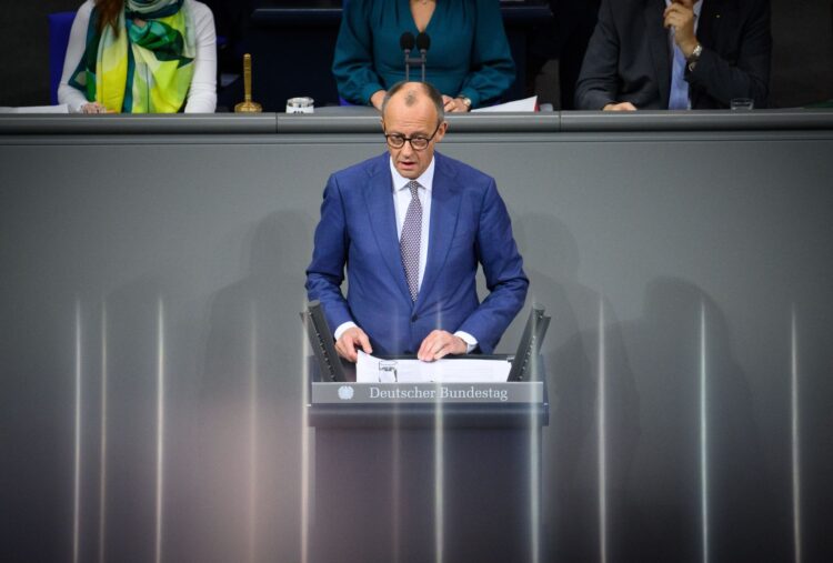 German Chancellor Friedrich Merz makes a government statement on the current foreign policy situation in the 56th plenary session of the 21st legislative period in the German Bundestag. Photo: Bernd von Jutrczenka/dpa
