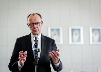 German Chancellor Friedrich Merz makes a press statement on the fringes of his visit to the Abu Dhabi National Oil Company. After Saudi Arabia and Qatar, the United Arab Emirates (UAE) is the third and final stop on the Federal Chancellor's trip to the Gulf region. Photo: Kay Nietfeld/dpa
