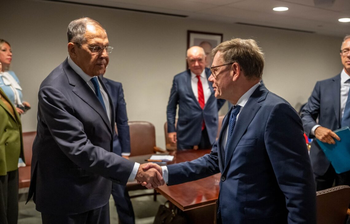 Sergey Lavrov (left), Russia's foreign minister,
bids farewell to Johann Wadephul (CDU, right), foreign minister, after a meeting on the sidelines of the UN General Assembly session at the United Nations. Photo: Michael Kappeler/dpa